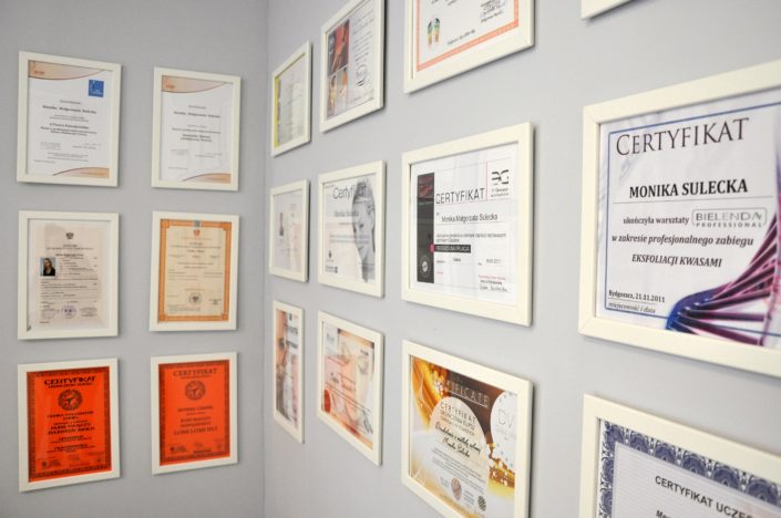 gabinet kosmetyki i masażu Bydgoszcz salon kosmetyczny oksybrazja zabieg z kwasem migdałowym oczyszczanie twarzy mikrodermabrazja